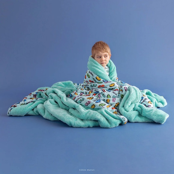 New with tags - Posh Peanut -  Retro Hot Wheels™ Grand Luxe Plush Patoo® Blanket - Picture 3 of 10